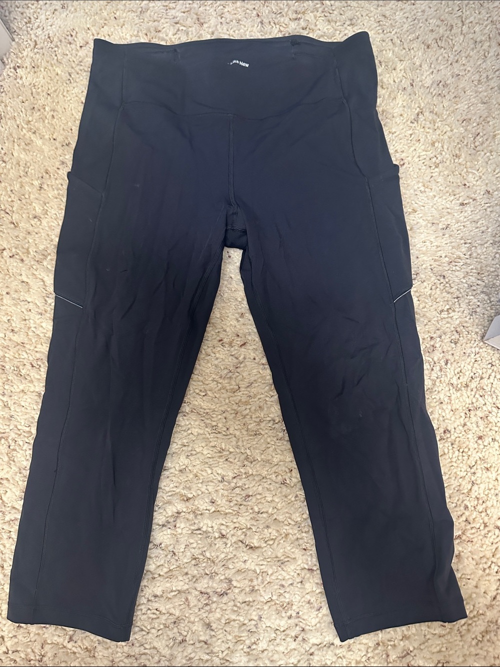 lululemon like new Black Athletic Leggings with Side Pockets
